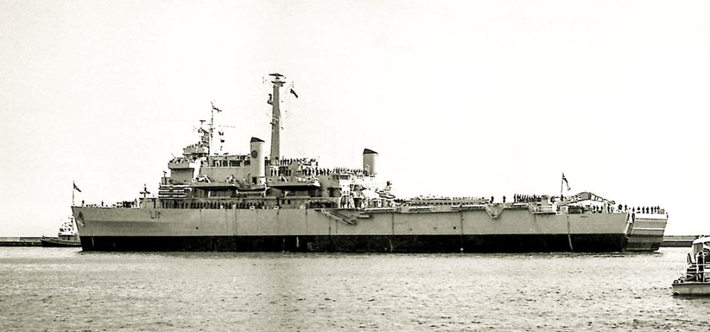 Niezwykła wizyta niezwykłego okrętu. Okręt desantowy-dok HMS Intrepid