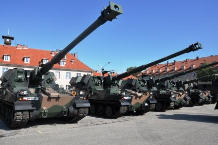 Siły Zbrojne RP odebrały samobieżne haubice „KRAB”