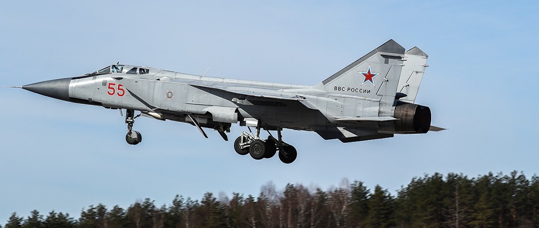 MiG-31 z hiperdźwiękowym pociskiem Kindżał