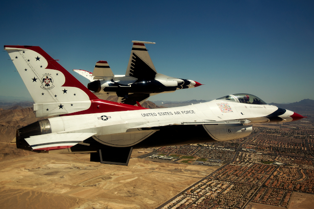 F-16 Fighting Falcon w US Air Force