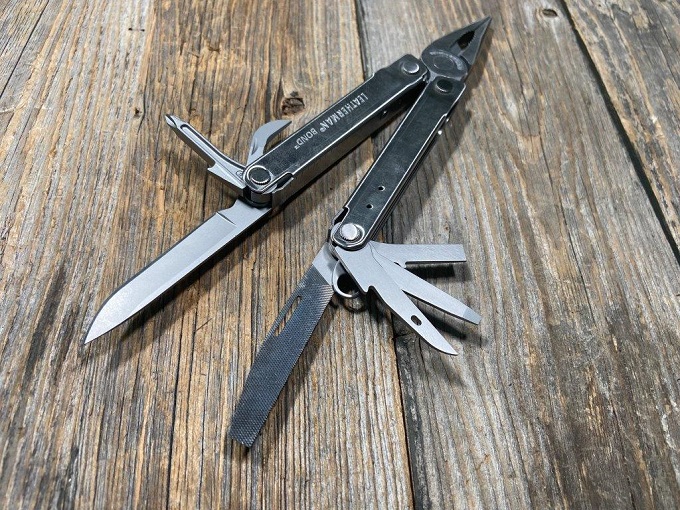 Leatherman Bond i Curl