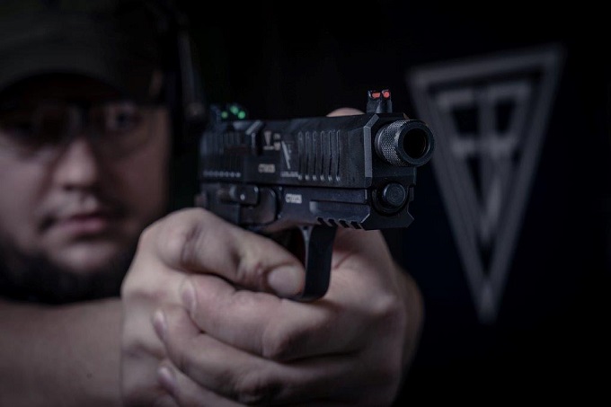 VIS 100M1 Tactical