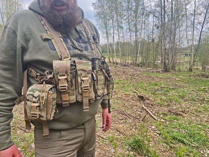 Husar Hybrid Rifle Zipper Chest Rig: Modułowość totalna