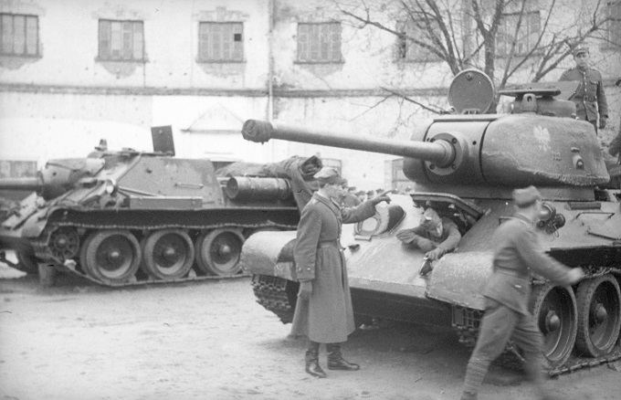 Trudne początki wojsk pancernych i zmechanizowanych