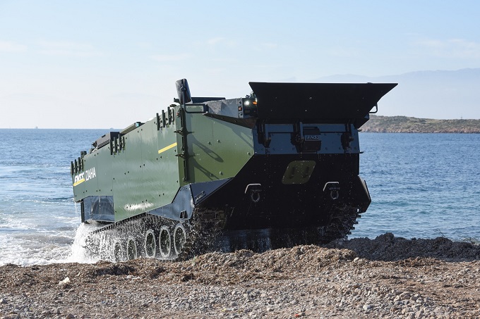 Amfibijny transporter desantowy FNSS ZAHA