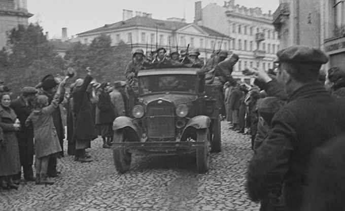 „Czołg na wprost! Pal!”. Środki przeciwpancerne w bitwie miejskiej o Wilno 1939 roku
