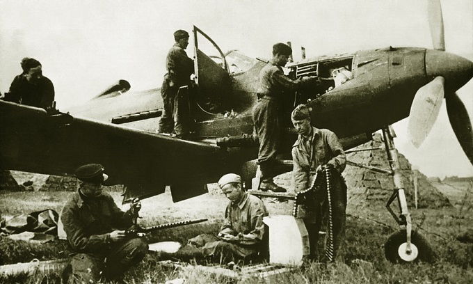 Asy przeciwko asom nad Donbasem. Jagdgeschwader 52 przeciwko Airacobrom myśliwskiej elity WWS. Część. II