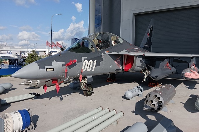 Zmodernizowany Jak-130M