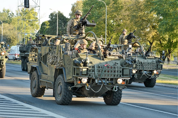 Kołowe pojazdy HMT Supacat Jackal i Coyote