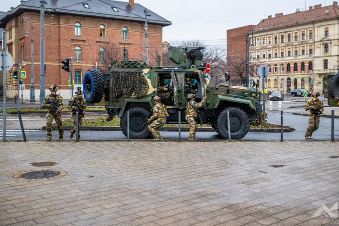 Z Turcji na Węgry. Kołowy wóz opancerzony Gidrán