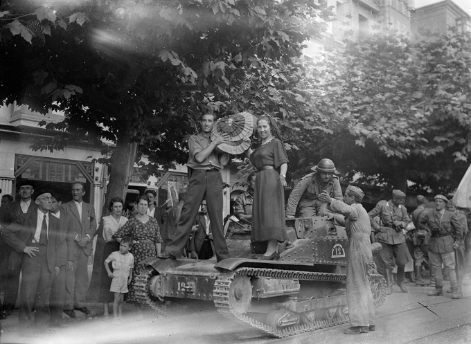 Karaluchy zdobywają Hiszpanię. Czołgi szybkie CV 33/35 w hiszpańskiej wojnie domowej 1936–1939
