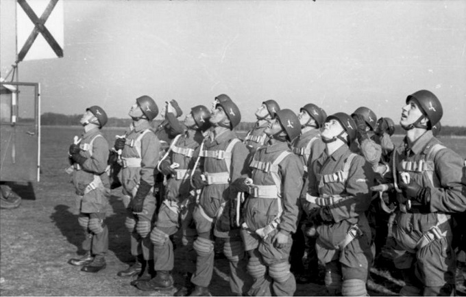 Fallschirmjäger w świetle ocen polskiego wywiadu wojskowego