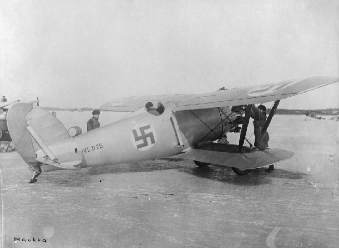 Jastrząb kontra kogut. Pierwsze fińskie myśliwce.